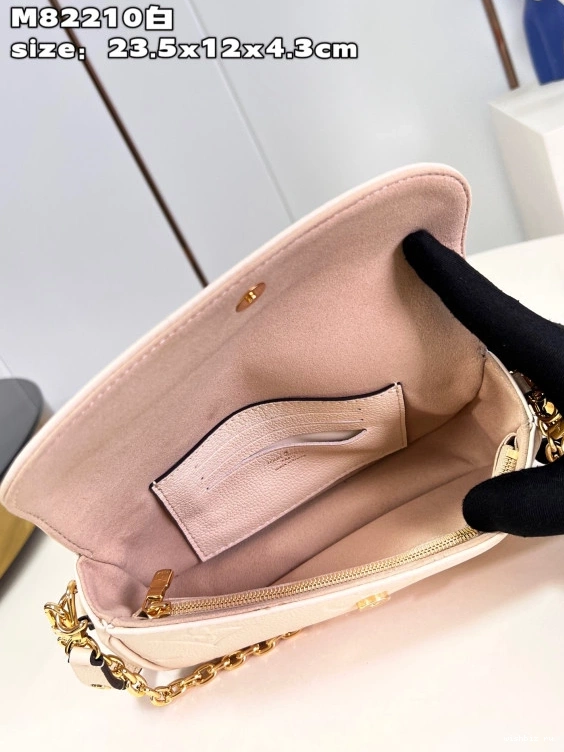 WIS on Wallet Ivy LOUIS Chain VUITTON 1119